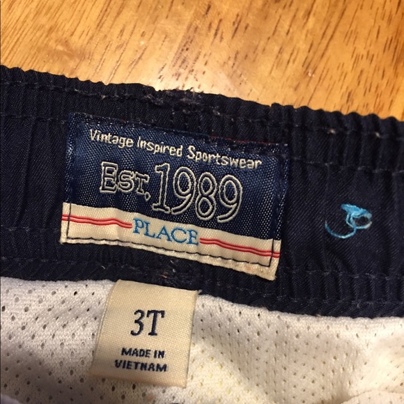 Children’s Place swimming shorts - Picture 2 of 3